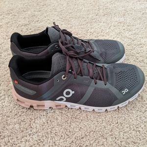 Women's On Cloud Cloudflow Running Shoe 10.5